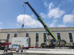 湖州產業集團首個10MW/20MWh用戶側儲能項目集成柜吊裝成功
