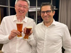 從F1賽道到寶馬、奔馳，億緯大圓柱如何成為高端車“標配”？